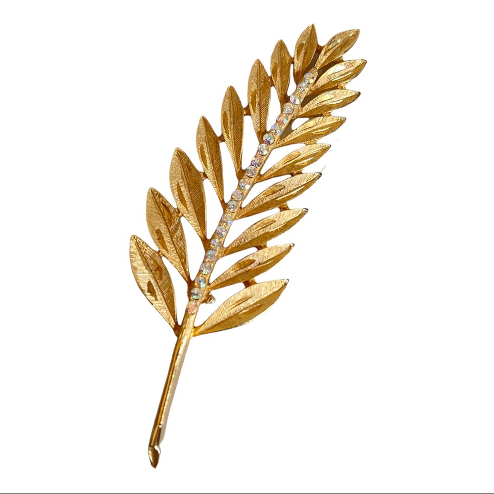 VINTAGE Brooch Lovely Gold Tone Fern with Crystals